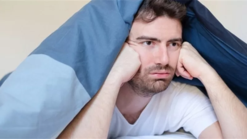 بعد الأربعين .. كيف يؤثر العمر والتوتر والهرمونات على النوم؟