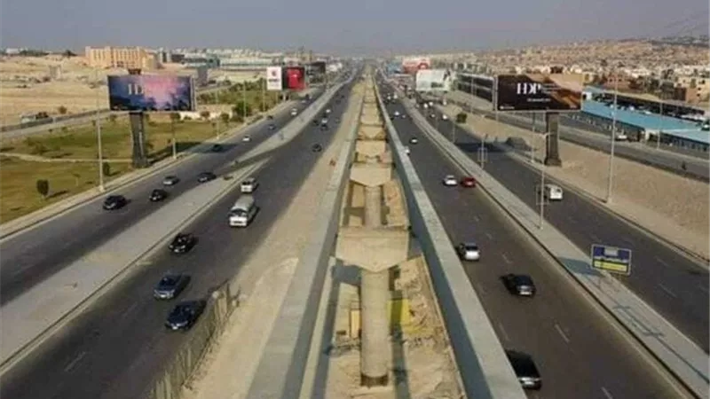 الجيزة : غلق كلي بطريق امتداد محور ٢٦ يوليو أمام جامعة مصر