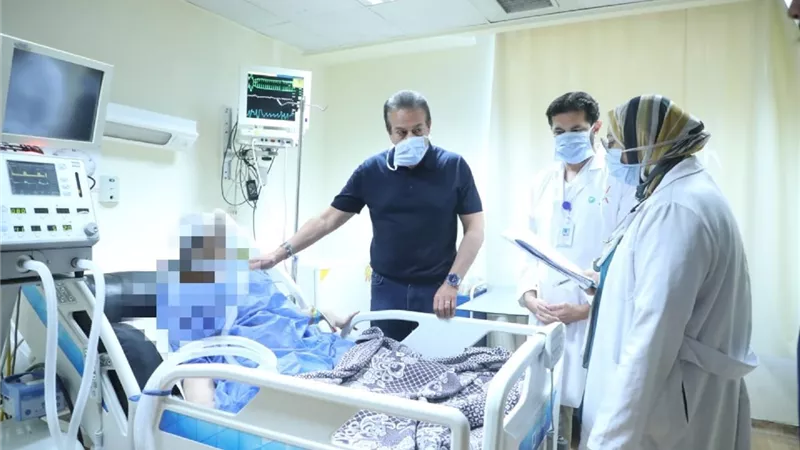 جولة مفاجئة لوزير الصحة داخل مستشفى جوستاف روسي