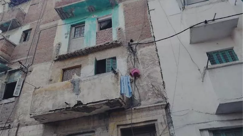 إصابة ٣ سيدات فى انهيار جزء من عقار فى الإسكندرية