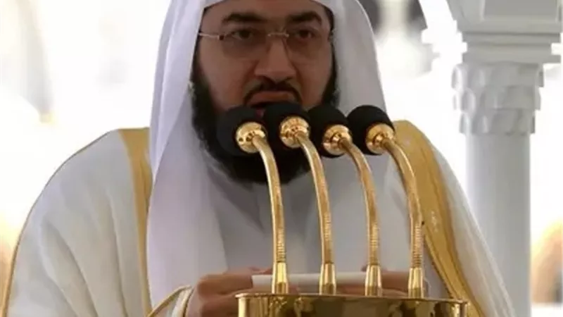 خطيب المسجد الحرام: ما يعني المرء هو كل ما يضيف إلى حياته الدينية