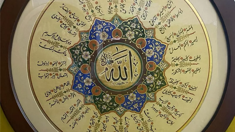 محاكاة فنون الخط العربى لحسن حسوبة بالأوبرا