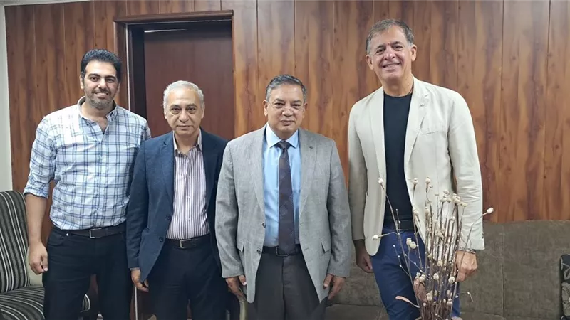 مستشفى مصر للطيران يستضيف خبير إيطالى في شرايين القلب