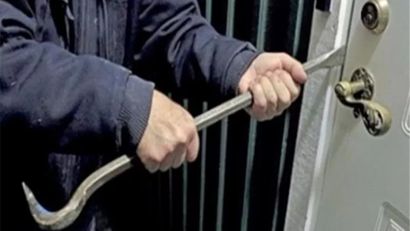 ضبط تشكيل عصابى عائلى لسرقة المساكن بالعاشر