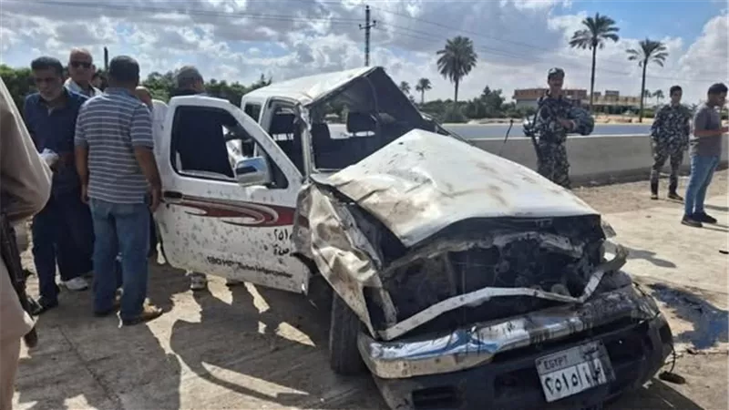 إصابة مدير متابعة محافظ الإسماعيلية و مصرع سائقها في حادث انقلاب