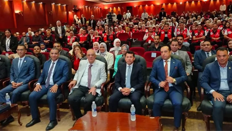 وزير الرياضة يفتتح النسخة الأولى من المنتدى الوطني لشباب المستقبل
