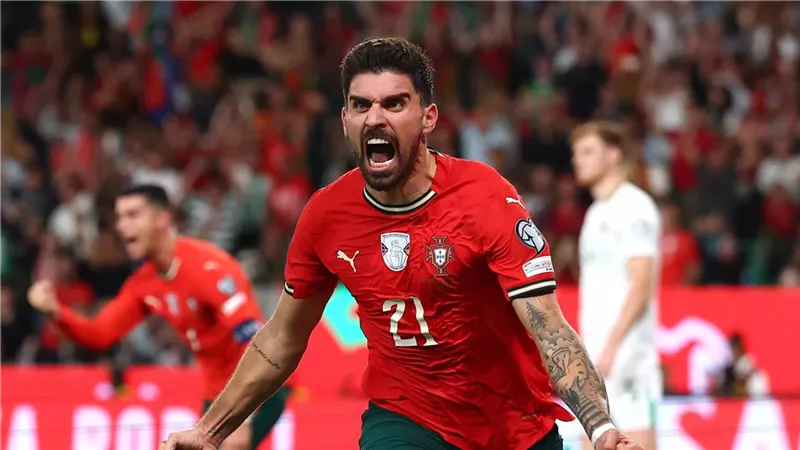 رونالدو يهدر ضربة جزاء والبرتغال تهزم أيرلندا بتصفيات كأس العالم