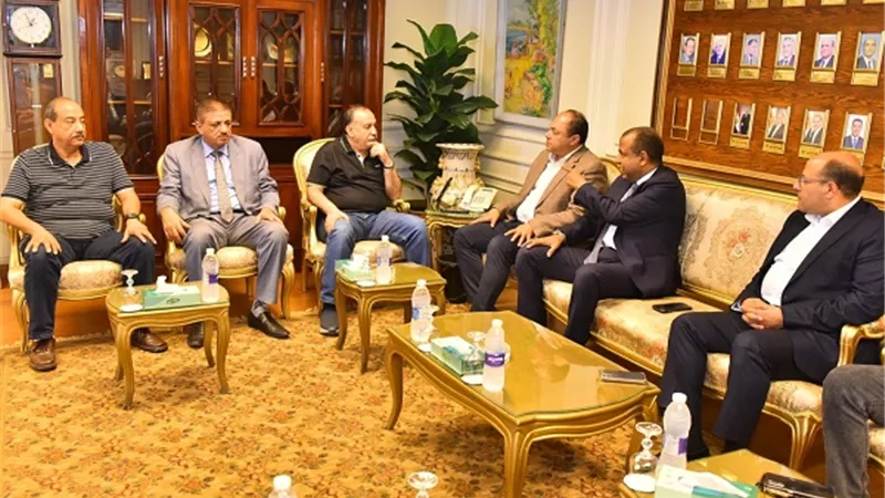 محافظ أسيوط يستقبل رئيس هيئة تنمية الصعيد لبحث التعاون المشترك