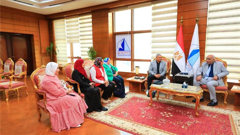 رئيس جامعة كفرالشيخ يستقبل وفد وحدة إدارة مشروعات التعليم العالي