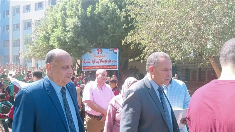 مدير تعليم أسيوط يتفقد 5 مدارس بأبوكريم وعرب طرهونة بديروط
