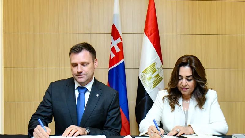 مصر وسلوفاكيا توقعان اتفاقية تعاون لحماية البيئة