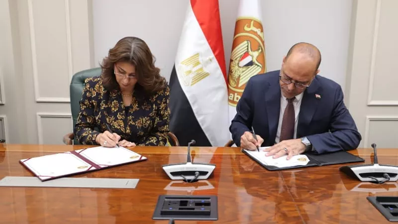 وزير العمل يوقع بروتوكول تعاون مع الجامعة المصرية الصينية لدعم التدريب