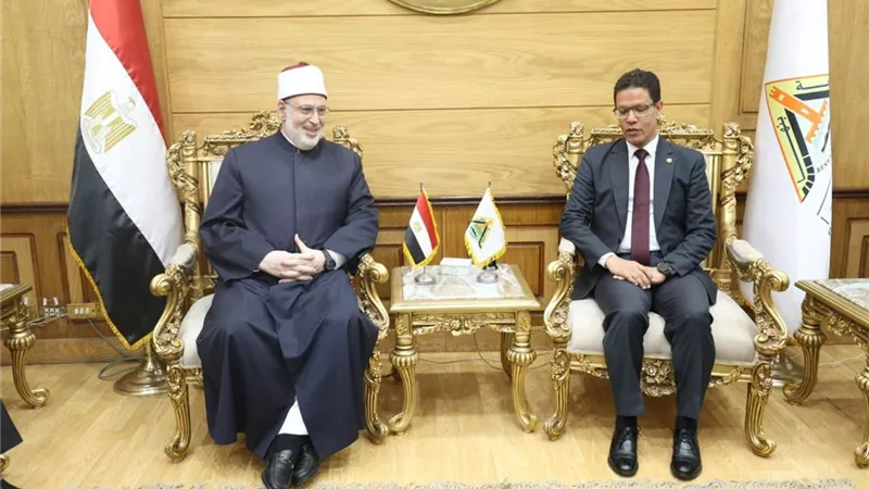 الضويني يلتقي رئيس جامعة بنها ويفتتح الأسبوع الثاني عشر للدعوة