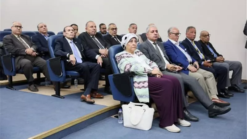 هيئة الدواء تبحث مع نقباء الصيادلة وممثلي القطاع الدوائي آليات تنفيذ مشروع التتبع الدوائي