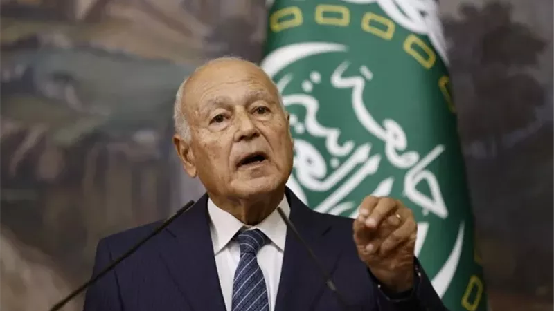 أبو الغيط يتوجه إلى شرم الشيخ للمشاركة في قمة السلام