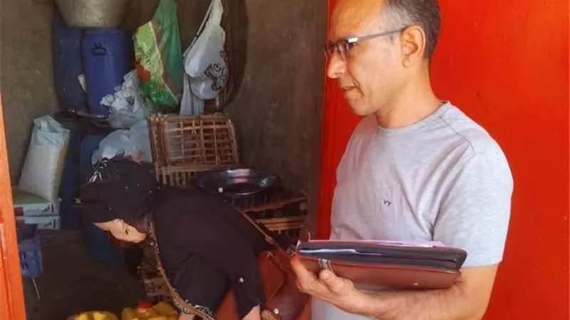 في حملة لتموين السويس.. تحرير ٧٥ محضر وإغلاق مخبز وضبط سلع فاسدة