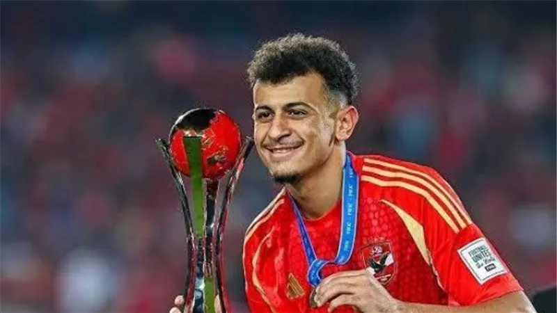 خالد الغندور يكشف موقف عمر الساعي من العودة لصفوف الأهلي
