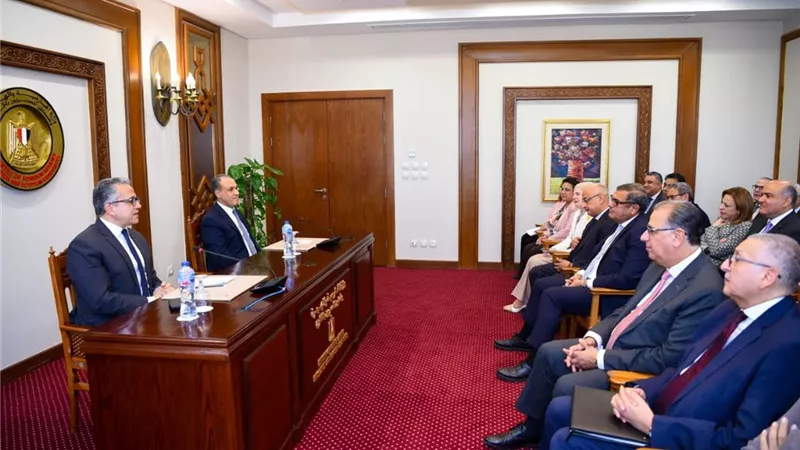 في أول زيارة منذ انتخابه مديرًا عامًا لليونسكو.. وزارة الخارجية تستقبل الدكتور خالد العناني