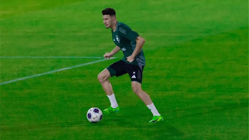 الحمدان ينتظم في تدريبات المنتخب السعودي استعدادا لمواجهة العراق