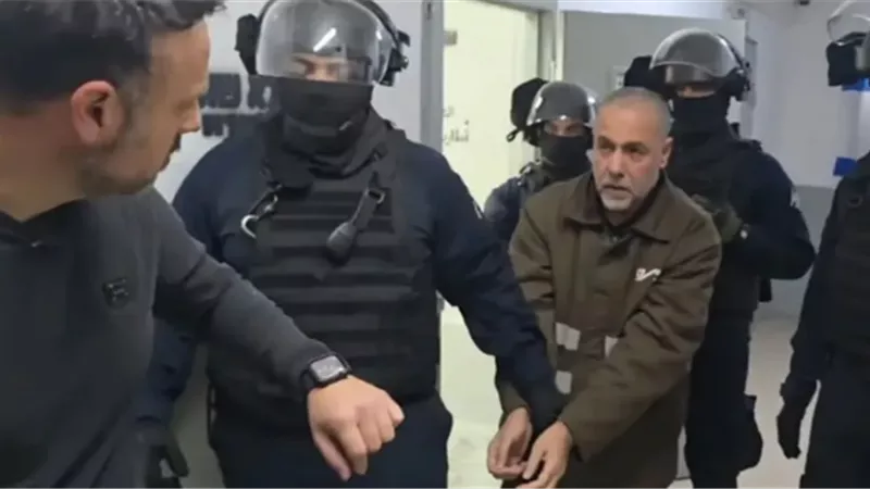 مفاجأة صفقة الأسرى.. اسم طبيب فلسطيني يثير الجدل في إسرائيل