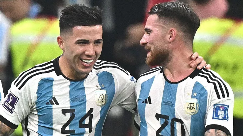 استبعاد لاعب تشيلسي من معسكر منتخب الأرجنتين للإصابة