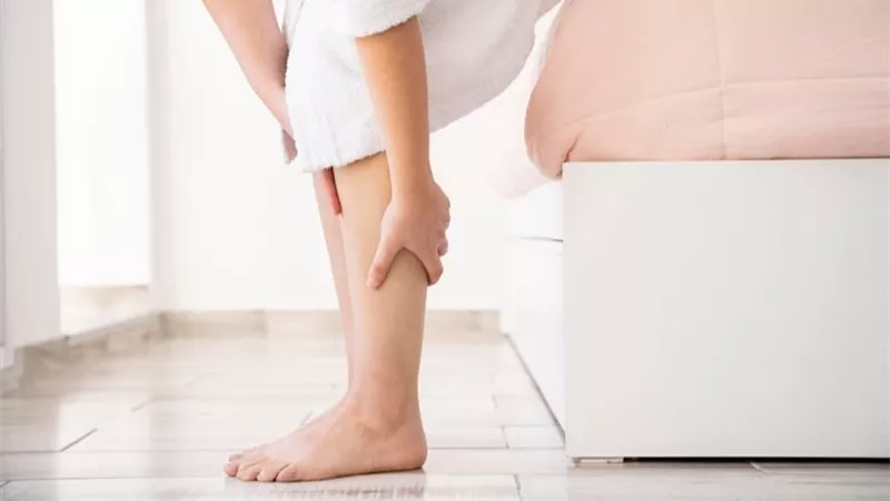 المصابين بمتلازمة تململ الساقين عرضة للإصابة بباركنسون