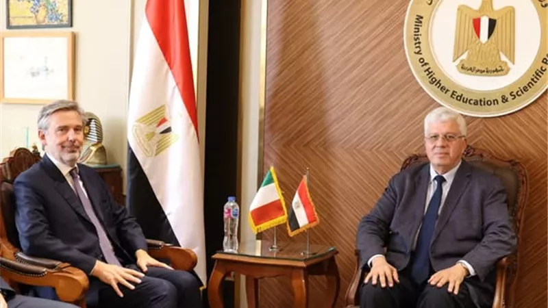 وزير التعليم العالي يستقبل السفير الإيطالي بالقاهرة