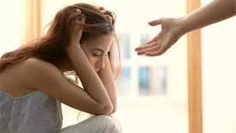 لماذا يصيب الاكتئاب النساء أكثر من الرجال؟