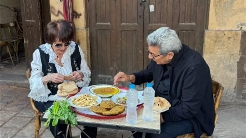 على عربية فول وتكتوك..سميرة أحمد ضيفة محمود سعد فى باب الخلق