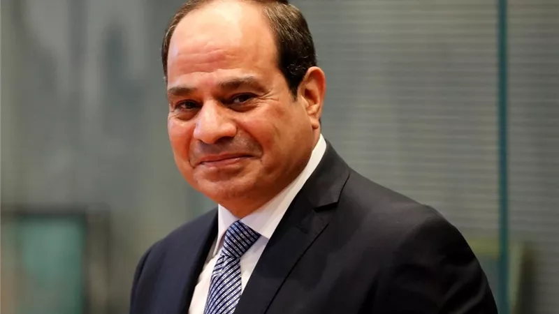 وصول الرئيس السيسي لاستقبال قادة وزعماء دول العالم المشاركين بقمة شرم الشيخ للسلام