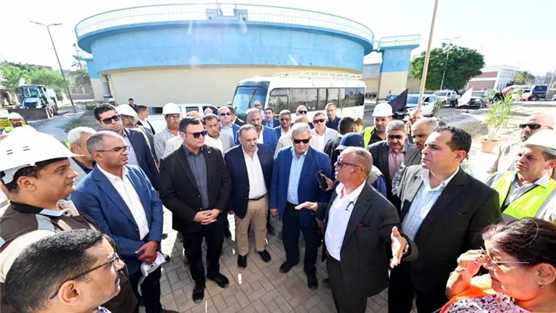 وزير الإسكان ومحافظ أسيوط يتفقدان توسعات محطة مياه أبوتيج