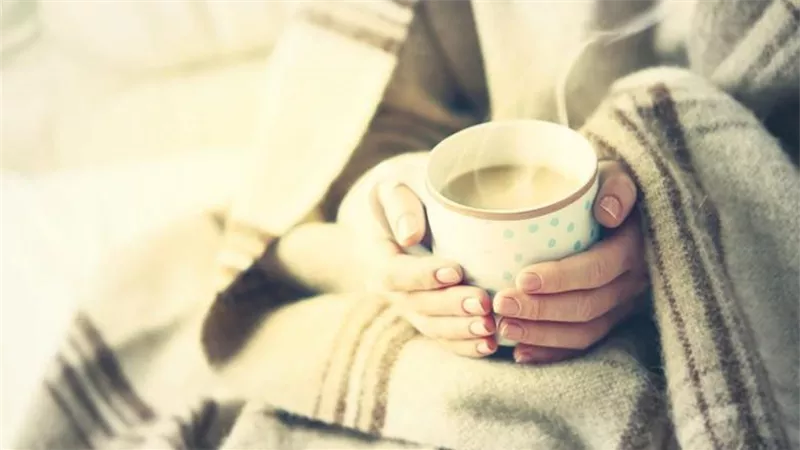 عادات تفعلها فى الطقس البارد وتضر بصحتك