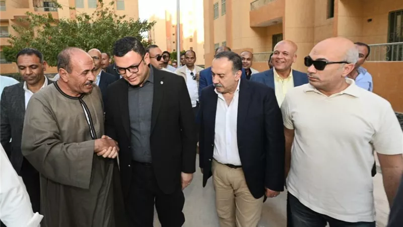 وزير الإسكان ومحافظ أسيوط يتفقدان مشروعات المدينة الجديدة