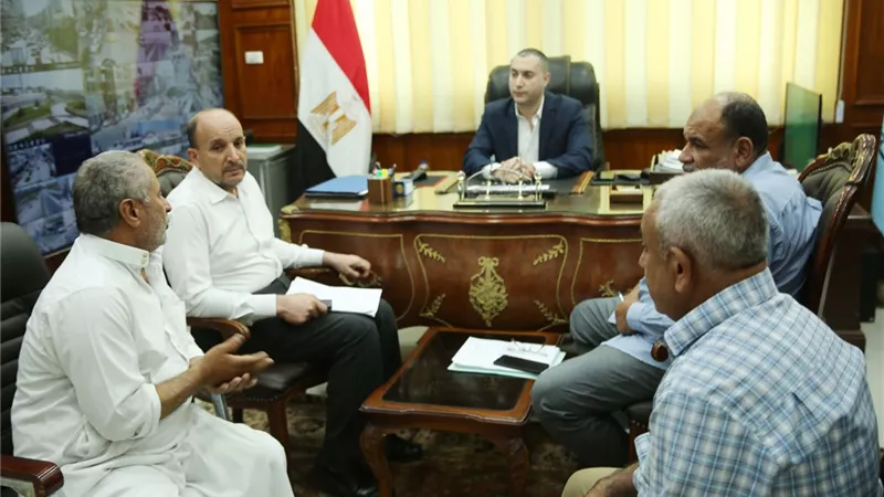 عبد المعطى يوجه ببحث عدد من طلبات وشكاوى المواطنين بكفرالشيخ