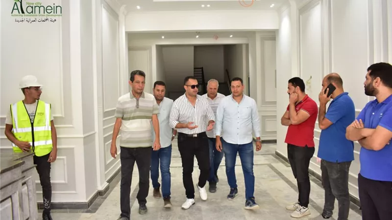 رئيس الجهاز يتفقد مشروع الحي اللاتيني بمدينة العلمين الجديدة