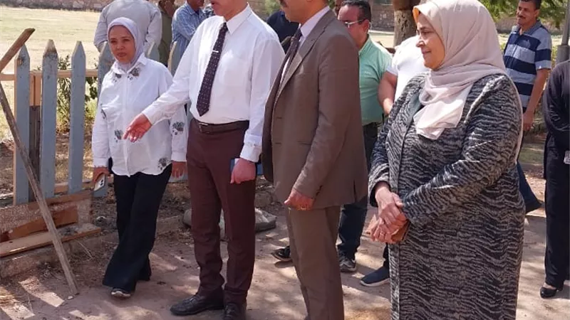 نائب رئيس جامعة أسيوط يتفقد المدينة الجامعية للطالبات