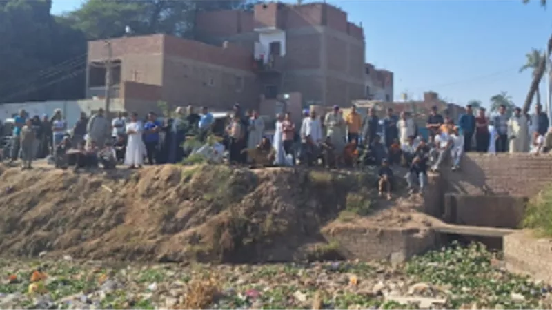 ارتفاع ضحايا سقوط تروسيكل يقل تلاميذ بمصرف فى أسيوط إلى 3 وفيات