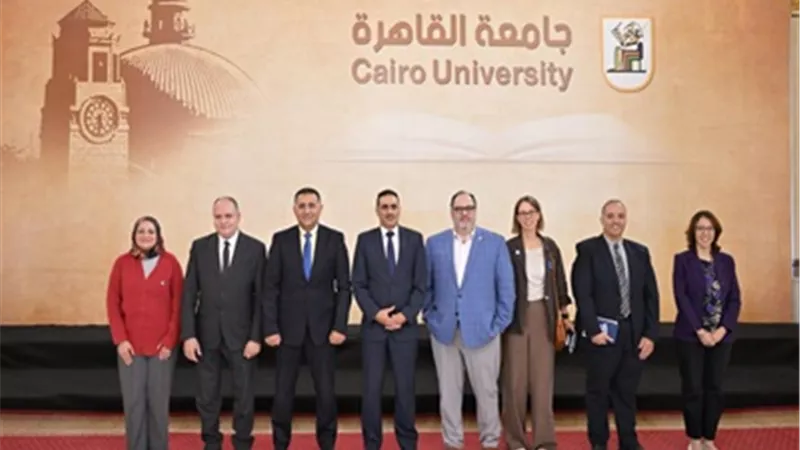 نائب رئيس جامعة القاهرة يلتقى وفدا من جامعة ولاية بنسلفانيا هاريسبرج