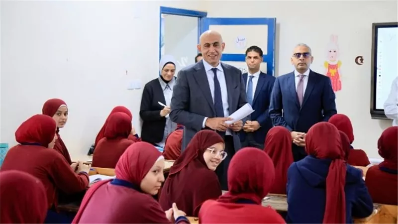 وزير التربية والتعليم .. يفاجئ 6 مدارس بالفيوم