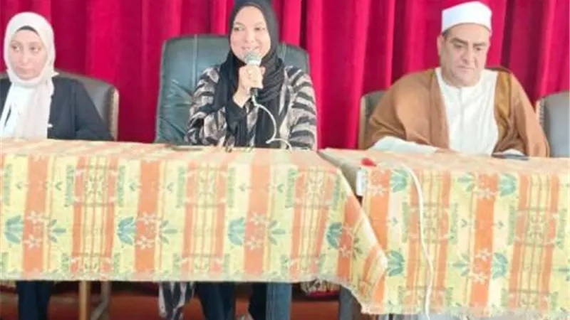 ندوه تثقيفية عن التأمين الصحي الشامل بالوحده المحليه لمركز مطاي