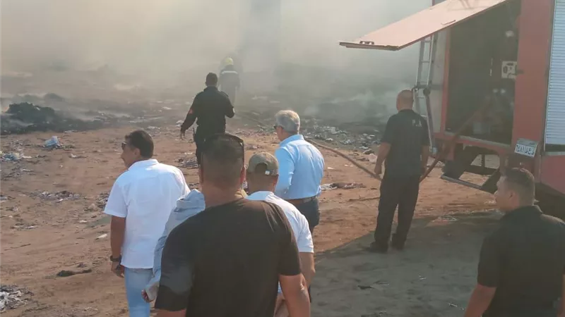 السيطرة على حريق بمخزنين للمخلفات بالشادوف بحي الزهور ببورسعيد