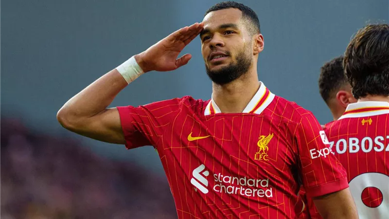 نجم ليفربول: هدفنا الدفاع عن لقب الدوري الإنجليزي