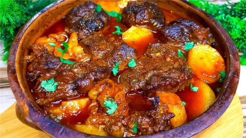 طاجن البطاطس باللحمة