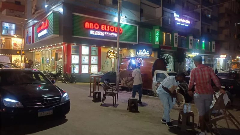 حملة مكبرة لإعادة الانضباط بشارع طلبة عويضة بالزقازيق