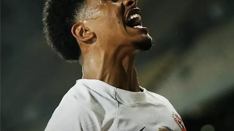 بيزيرا يهدد الزمالك بفسخ عقده بسبب المستحقات