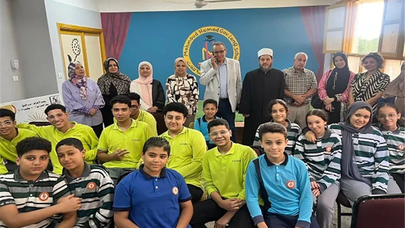 وكيل تعليم بنى سويف يتابع العملية التعليمية بمدرسة محمود حمد