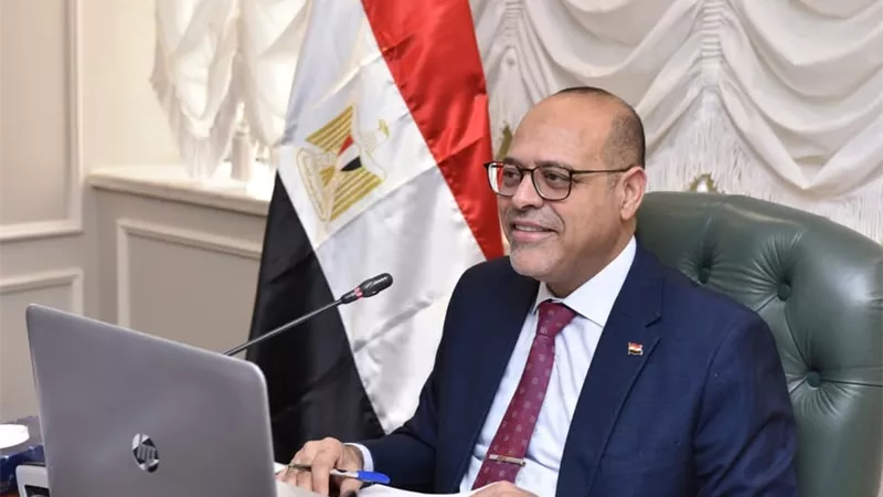 العمل: مهلة 10 أيام لـ511 منشأة لتصحيح أوضاع عقود العمل لديها