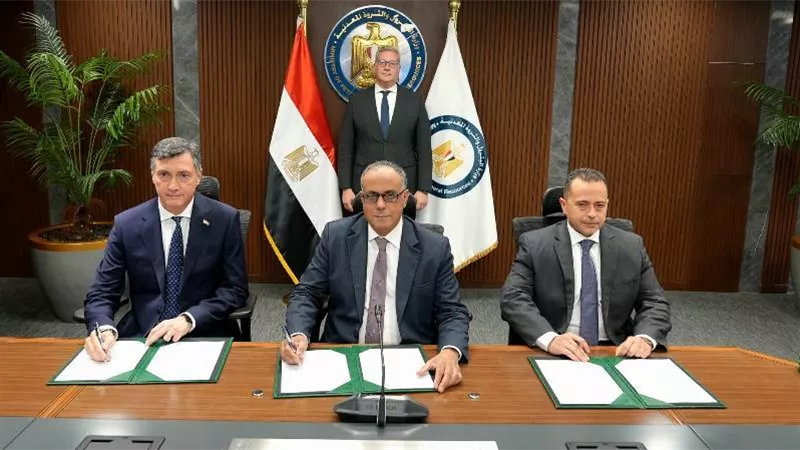 وزير البترول يشهد توقيع تمديد عقد تنمية حقل 