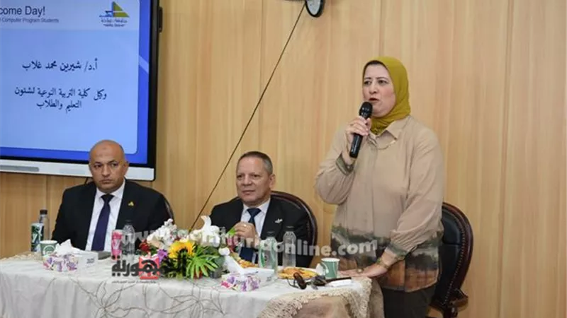 رئيس جامعة دمياط يشهد إستقبال طلاب برنامج معلم الحاسب بالنوعية