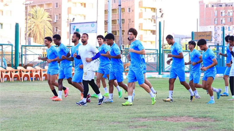 اسوان يستعد لبترول اسيوط ب٢٣لاعبا.